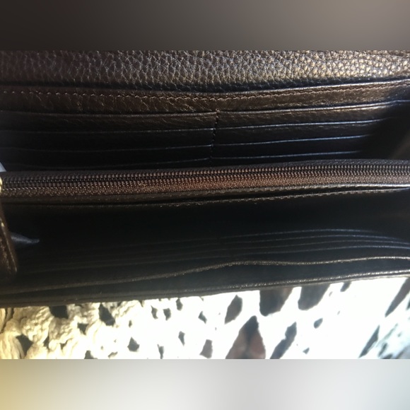 Michael Kors Wallet - Picture 3 of 10